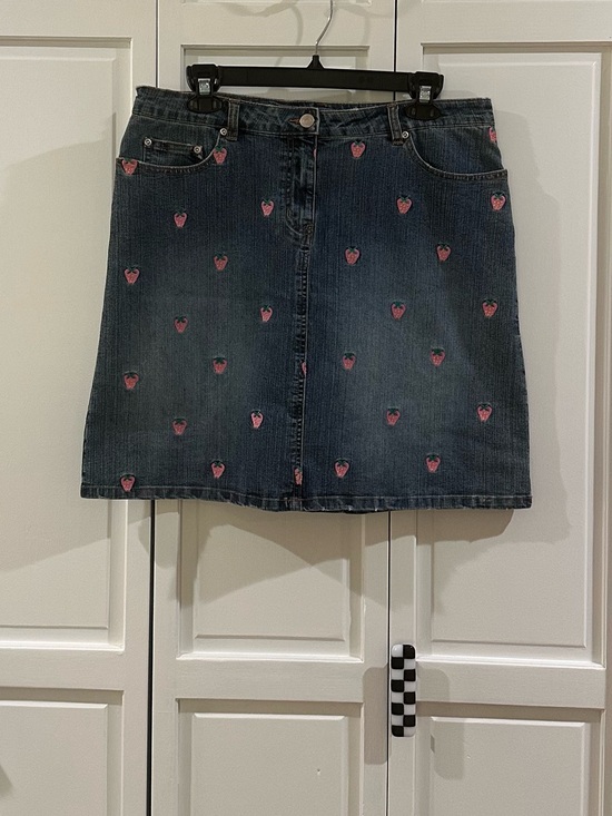 Lilly Pulitzer Dresses & Skirts - Lilly Pulitzer Dark Blue Denim Mini Skirt with Pink Strawberry Embroidery, 12